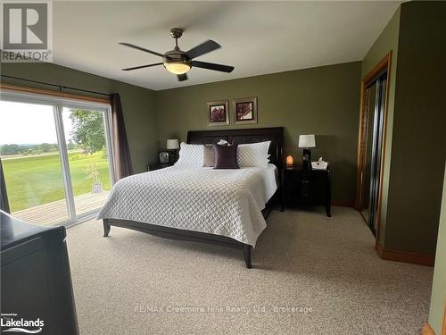 2332 Centre Line, Clearview, ON - Indoor Photo Showing Bedroom