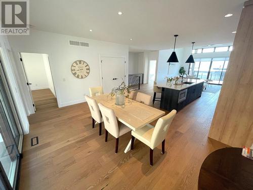 9201 Okanagan Centre Road W Unit# 21, Lake Country, BC - Indoor Photo Showing Dining Room