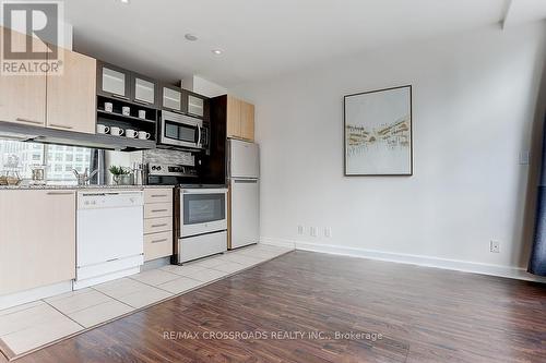 615 - 36 Blue Jays Way, Toronto (Waterfront Communities), ON - Indoor Photo Showing Kitchen