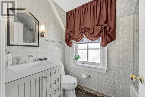 14455 Dufferin Street, King, ON - Indoor Photo Showing Bathroom