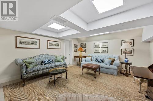 14455 Dufferin Street, King, ON - Indoor Photo Showing Living Room