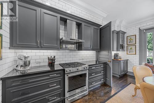 14455 Dufferin Street, King, ON - Indoor Photo Showing Kitchen With Upgraded Kitchen