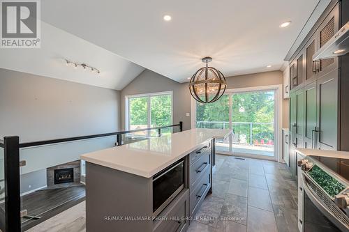 36 Glen Oak Court, Barrie (Little Lake), ON - Indoor Photo Showing Kitchen