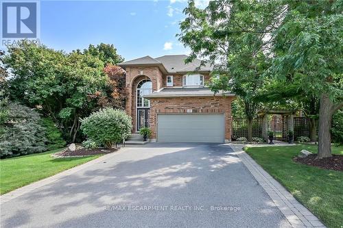 15 Pelham Drive, Hamilton (Meadowlands), ON - Outdoor With Facade