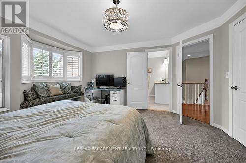 15 Pelham Drive, Hamilton (Meadowlands), ON - Indoor Photo Showing Bedroom