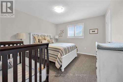 15 Pelham Drive, Hamilton (Meadowlands), ON - Indoor Photo Showing Bedroom