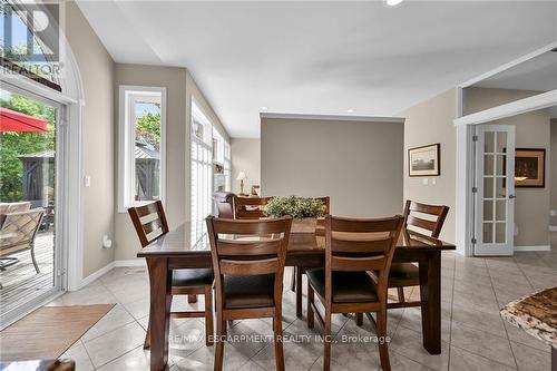 15 Pelham Drive, Hamilton (Meadowlands), ON - Indoor Photo Showing Dining Room