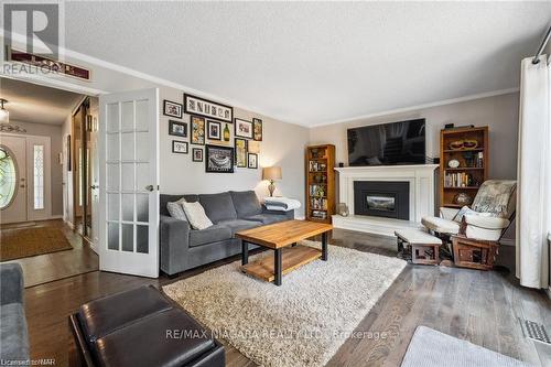 35 Fairington Crescent, St. Catharines, ON - Indoor Photo Showing Living Room With Fireplace