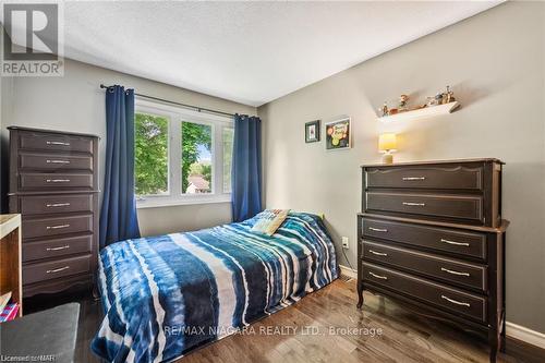 35 Fairington Crescent, St. Catharines, ON - Indoor Photo Showing Bedroom