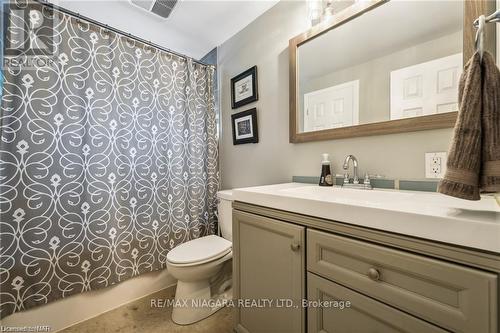 35 Fairington Crescent, St. Catharines, ON - Indoor Photo Showing Bathroom