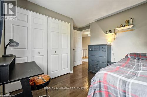 35 Fairington Crescent, St. Catharines, ON - Indoor Photo Showing Bedroom