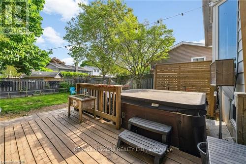 35 Fairington Crescent, St. Catharines, ON - Outdoor With Deck Patio Veranda With Exterior