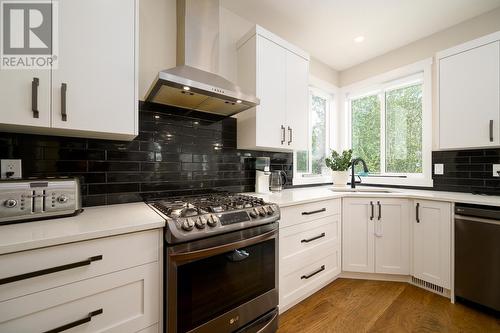 2738 Beachmount Cres, Kamloops, BC - Indoor Photo Showing Kitchen With Upgraded Kitchen