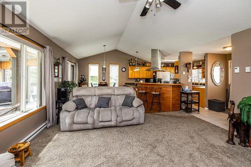 4795 Betham Road, Prince George, BC - Indoor Photo Showing Living Room