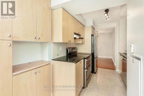 411 - 1 Elm Drive, Mississauga (City Centre), ON - Indoor Photo Showing Kitchen