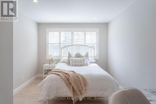 100 Rutledge Road, Mississauga (Streetsville), ON - Indoor Photo Showing Bedroom