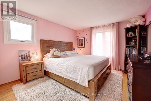 2476 Winthrop Crescent, Mississauga (Sheridan), ON - Indoor Photo Showing Bedroom