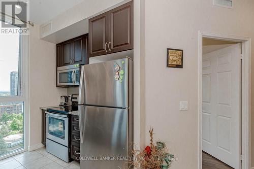 1605 - 339 Rathburn Road W, Mississauga (City Centre), ON - Indoor Photo Showing Kitchen