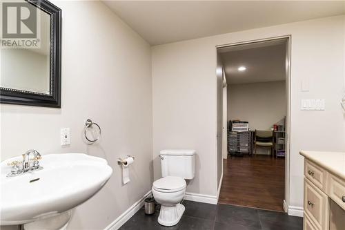 87 Chiasson, Dieppe, NB - Indoor Photo Showing Bathroom