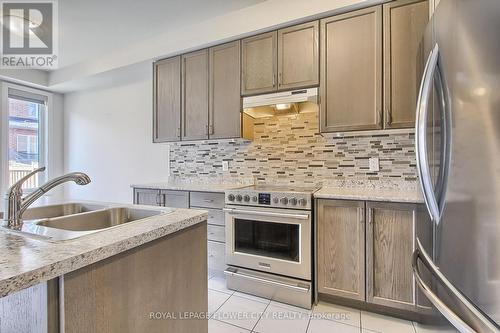 1536 Carr Landing, Milton (Ford), ON - Indoor Photo Showing Kitchen With Double Sink With Upgraded Kitchen