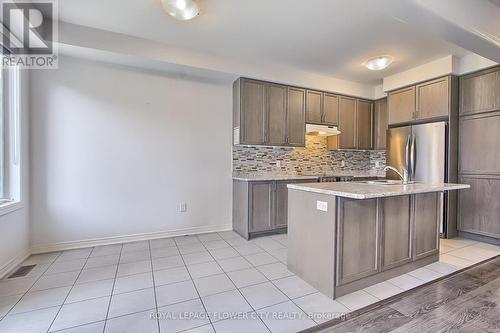 1536 Carr Landing, Milton (Ford), ON - Indoor Photo Showing Kitchen With Upgraded Kitchen