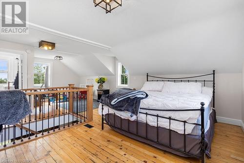 408082 Grey 4 Road, Maxwell, ON - Indoor Photo Showing Bedroom