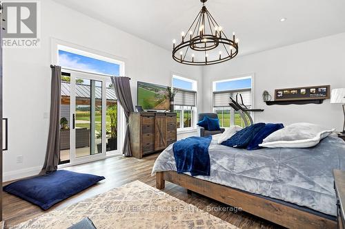 408082 Grey 4 Road, Grey Highlands, ON - Indoor Photo Showing Bedroom