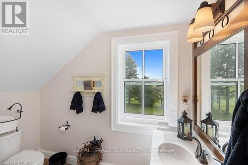 408082 Grey 4 Road, Grey Highlands, ON - Indoor Photo Showing Bathroom