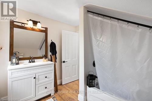 408082 Grey 4 Road, Grey Highlands, ON - Indoor Photo Showing Bathroom