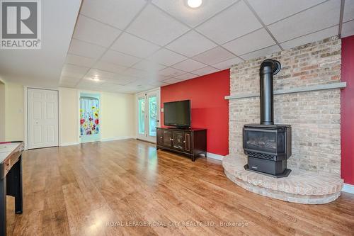 083515 Southgate Road 8, Southgate, ON - Indoor Photo Showing Living Room With Fireplace