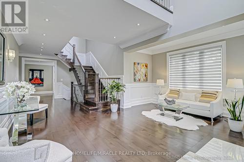 3471 Yale Road, Mississauga (Mississauga Valleys), ON - Indoor Photo Showing Living Room