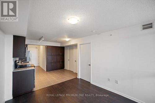 537 - 830 Lawrence Avenue W, Toronto (Yorkdale-Glen Park), ON - Indoor Photo Showing Other Room