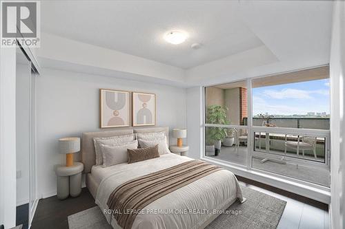 537 - 830 Lawrence Avenue W, Toronto (Yorkdale-Glen Park), ON - Indoor Photo Showing Bedroom