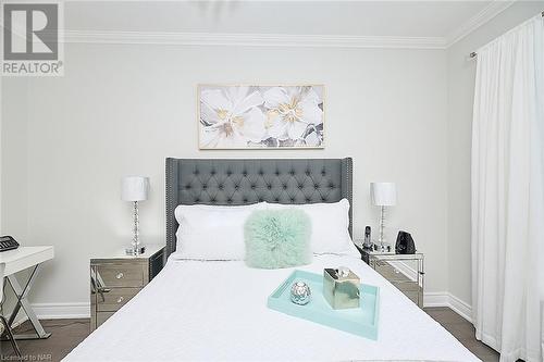 12 Cobblestone Drive, St. Davids, ON - Indoor Photo Showing Bedroom