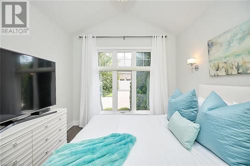 12 Cobblestone Drive, St. Davids, ON - Indoor Photo Showing Bedroom