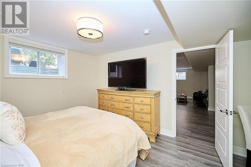 12 Cobblestone Drive, St. Davids, ON - Indoor Photo Showing Bedroom