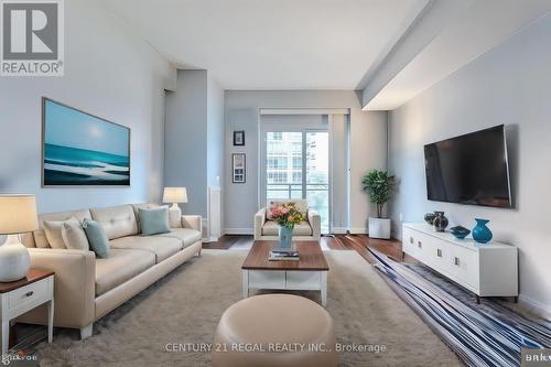 1621 - 165 Legion Road, Toronto (Mimico), ON - Indoor Photo Showing Living Room