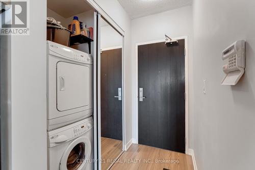 1621 - 165 Legion Road, Toronto (Mimico), ON - Indoor Photo Showing Laundry Room