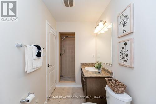 39 Vanhorne Close, Brampton (Northwest Brampton), ON - Indoor Photo Showing Bathroom