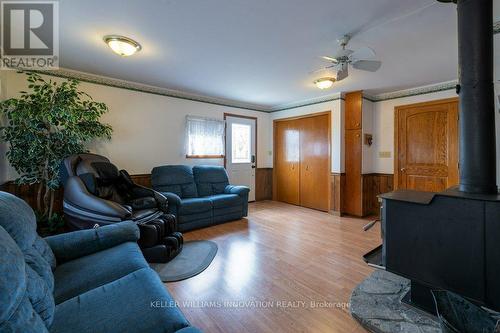 5207 88 Line, North Perth, ON - Indoor Photo Showing Living Room