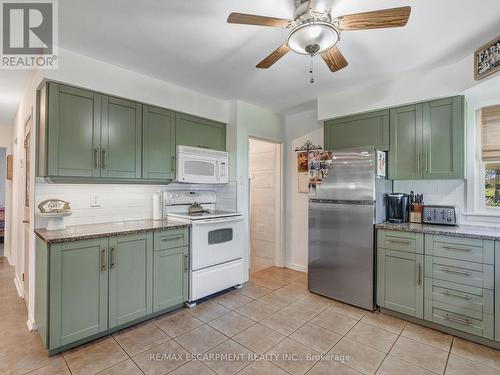 2184 Haldimand Road 17, Haldimand, ON - Indoor Photo Showing Kitchen