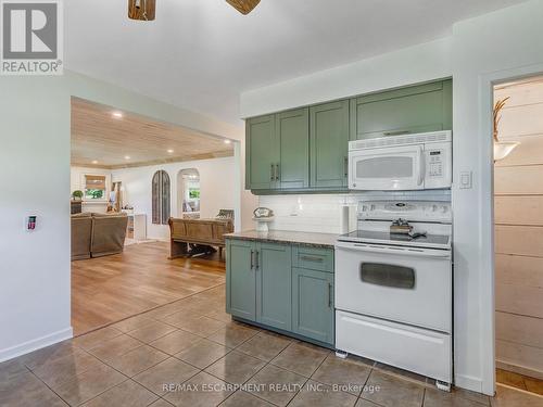 2184 Haldimand Road 17, Haldimand, ON - Indoor Photo Showing Kitchen