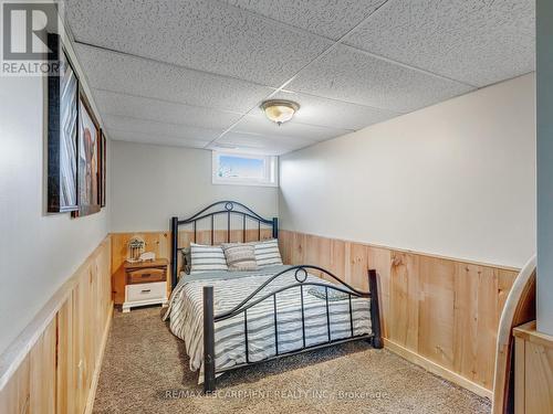 2184 Haldimand Road 17, Haldimand, ON - Indoor Photo Showing Bedroom