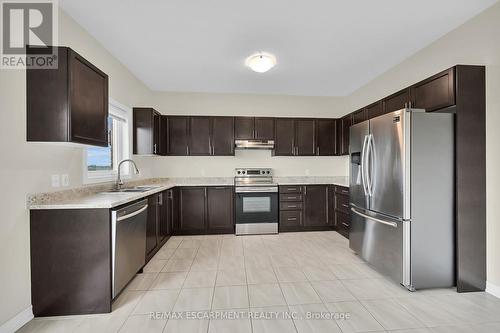 408 Dalgleish Trail, Hamilton (Stoney Creek Mountain), ON - Indoor Photo Showing Kitchen With Double Sink