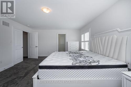 73 Highlands Boulevard, Cavan Monaghan, ON - Indoor Photo Showing Bedroom