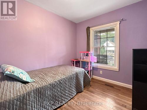 149 Giles Street, London, ON - Indoor Photo Showing Bedroom