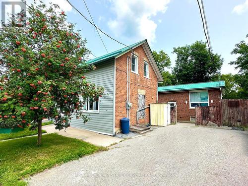 838 Lock Street, Peterborough (Otonabee), ON - Outdoor