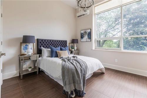 397 King Street W|Unit #207, Dundas, ON - Indoor Photo Showing Bedroom