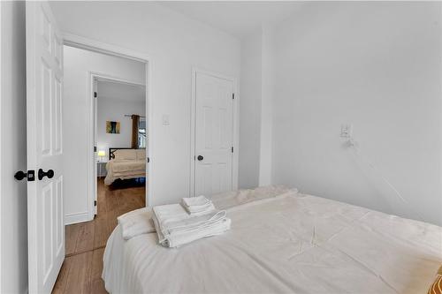 237 West Avenue N, Hamilton, ON - Indoor Photo Showing Bedroom