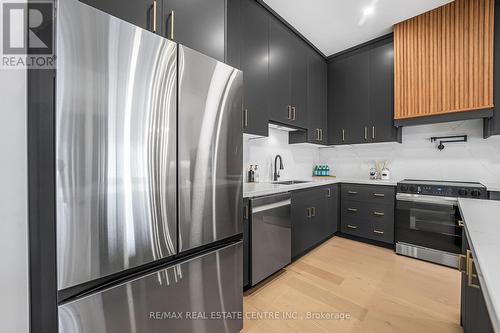 99 Hillcrest Road, Port Colborne, ON - Indoor Photo Showing Kitchen With Upgraded Kitchen